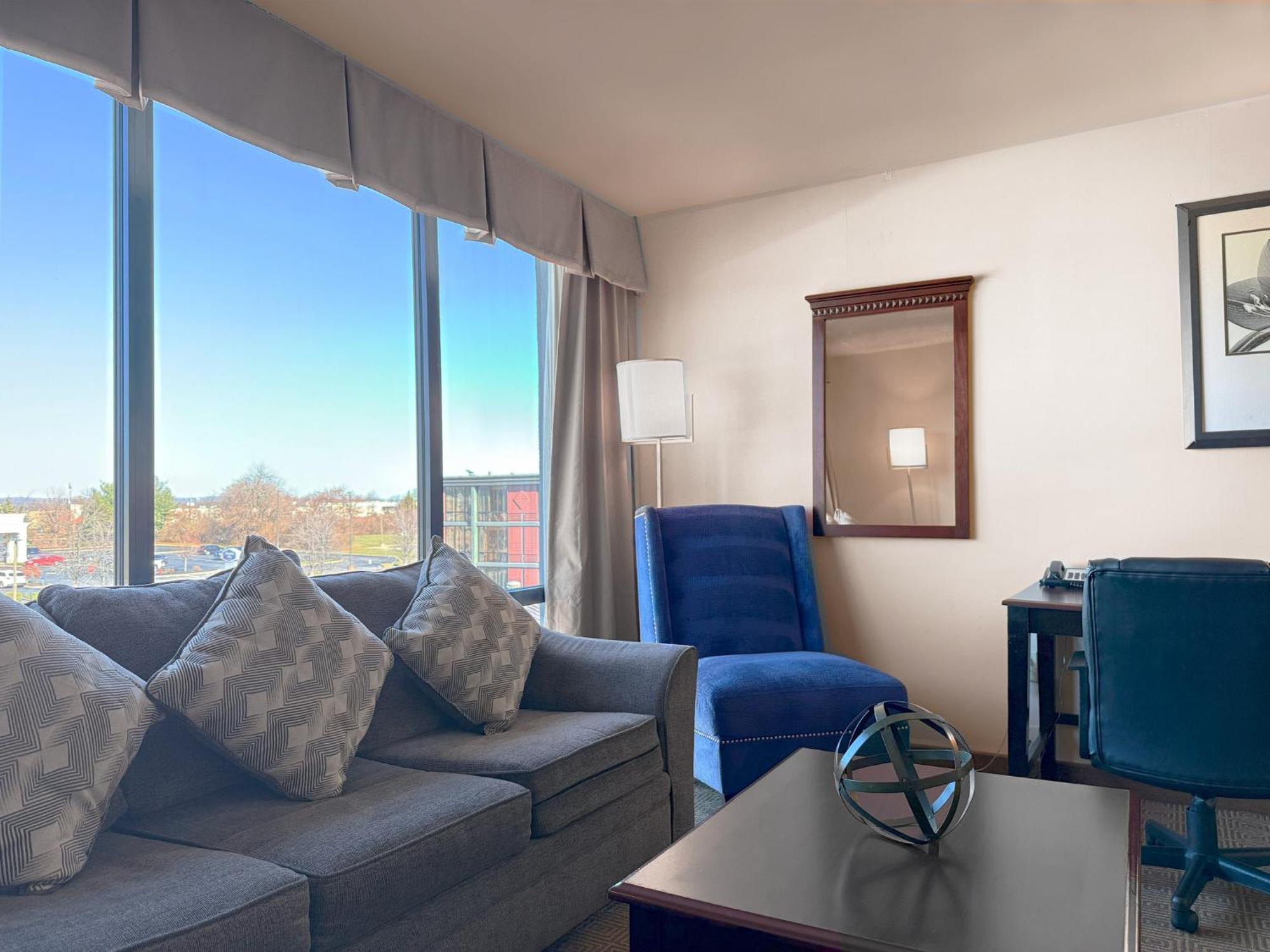 Holiday Inn South Plainfield-Piscataway By Ihg Exterior foto